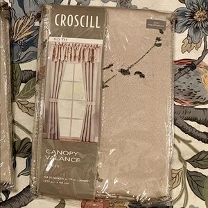 Brand new Croscill Canopy Valance Blyth
